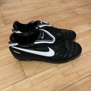 Nike Tiempo Cleats - Mens size 10.5